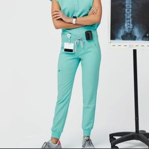FIGS Fresh Aqua Zamora Joggers • S Petite